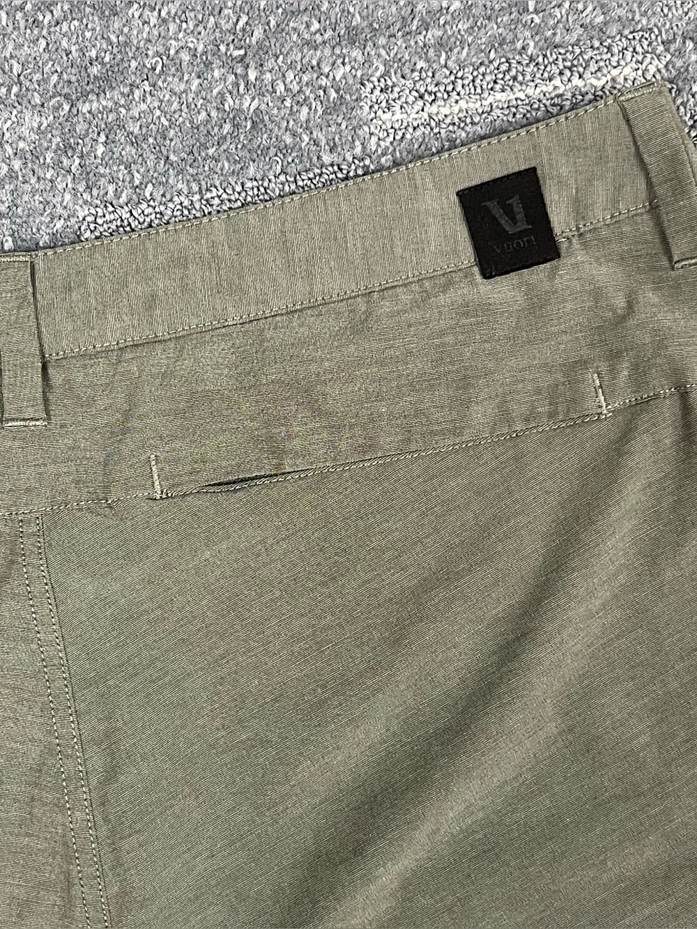 Vuori Aim Shorts Mens 34 Gray Performance Stretch Tech Golf Lightweight V368 - Picture 4 of 9